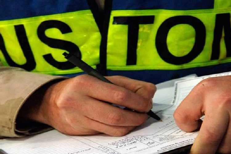 نقش ترخیصکار در فرآیند ترخیص کالا از گمرک بازرگان