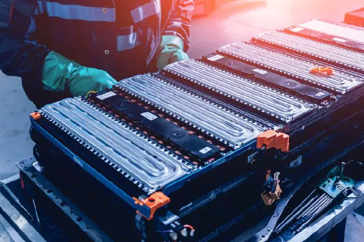 حمل باتری و کالاهای دارای باتری از چین به ایران